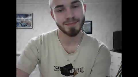 Snapshot of supermanqsky chatting on December 2024 03:41:01 PM SupermanQSky online show from December 2024 03:41:01 PM