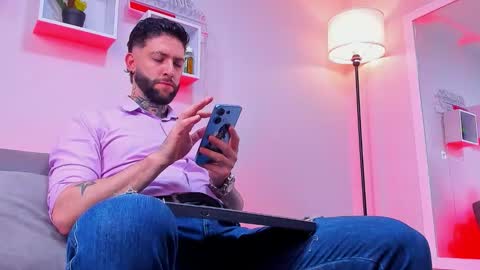 supreme_alpha_ online show from November 2025 07:25:02 PM