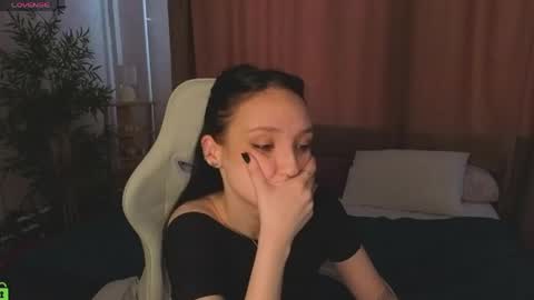Snapshot of susan__clark chatting on June 2026 01:29:01 AM Annie online show from June 2026 01:29:01 AM
