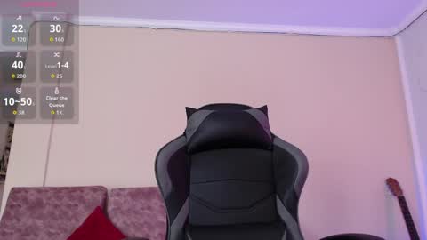 Susana hendrix    online show from April 2026 06:23:01 PM