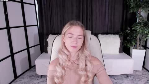 Susan online show from September 2025 06:37:01 AM