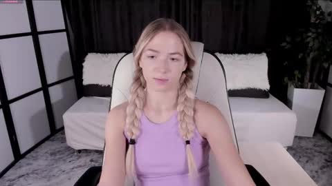 Susan online show from October 2025 03:06:02 AM