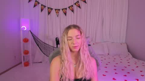 Susan online show from October 2025 02:08:01 AM