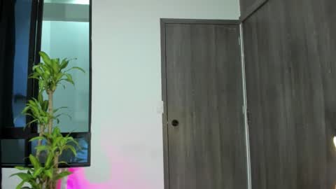 SusieGlass online show from March 2026 03:54:01 AM