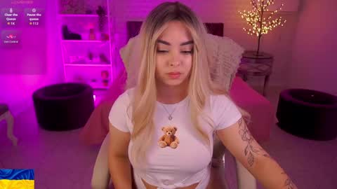 Susie online show from April 2026 09:59:02 PM