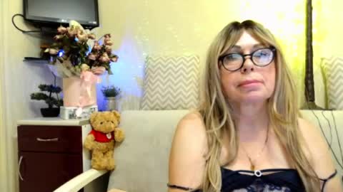 Snapshot of susiexnoreen chatting on June 2026 01:00:02 AM SusiexNoreen online show from June 2026 01:00:02 AM