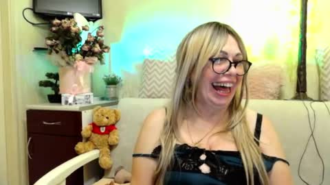 Snapshot of susiexnoreen chatting on July 2026 07:09:02 AM SusiexNoreen online show from July 2026 07:09:02 AM