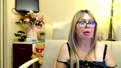 Snapshot of susiexnoreen chatting on July 2026 01:46:02 PM SusiexNoreen online show from July 2026 01:46:02 PM