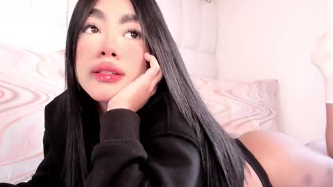 Sussie Tompsom online show from March 2026 01:08:01 PM