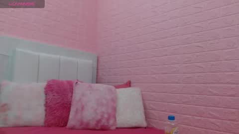suzan_30 online show from April 2026 09:17:01 PM