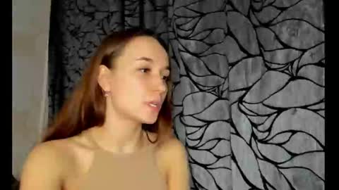 Snapshot of suzan_saint chatting on February 2025 01:33:02 PM S online show from February 2025 01:33:02 PM