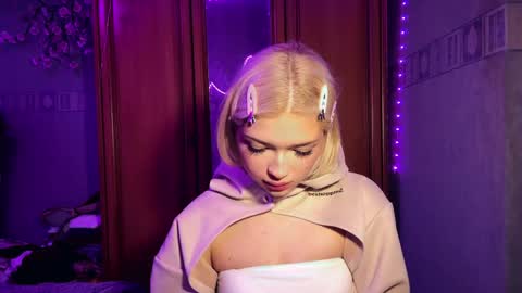 Stacy online show from April 2026 09:32:02 PM