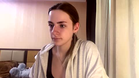 Emila online show from June 2026 10:15:01 AM