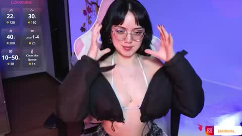 Snapshot of suzumi_ chatting on January 2025 12:20:01 AM Jadde  online show from January 2025 12:20:01 AM