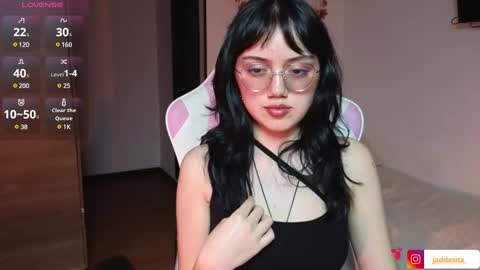 Snapshot of suzumi_ chatting on January 2025 12:13:02 AM Jadde  online show from January 2025 12:13:02 AM