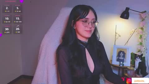 Snapshot of suzumi_ chatting on October 2025 04:20:02 AM Jadde  online show from October 2025 04:20:02 AM