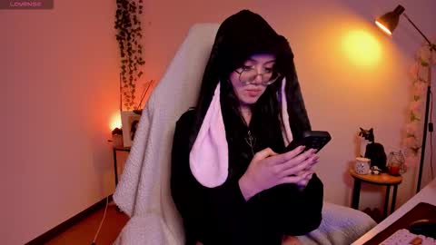 Snapshot of suzumi_ chatting on October 2025 06:15:02 AM Jadde  online show from October 2025 06:15:02 AM