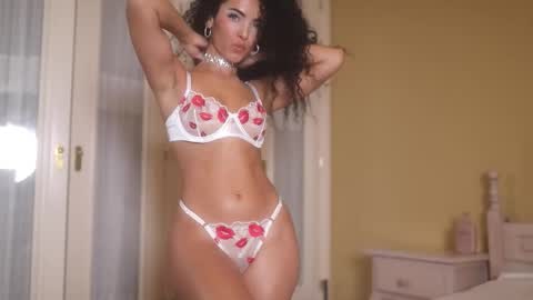 suzysuza online show from November 2025 11:54:02 AM