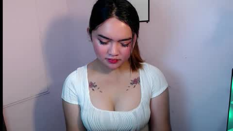 Snapshot of swallow_cummersx chatting on October 2025 10:51:01 PM Jasmine online show from October 2025 10:51:01 PM