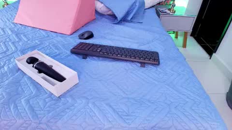 Debora  online show from November 2025 11:53:02 AM