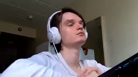 Sweet boy online show from June 2026 06:03:01 PM