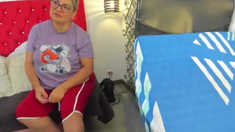 Carolina online show from October 2025 02:45:02 PM