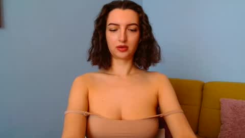 Snapshot of sweet_baby_miranda_ chatting on September 2025 07:07:01 AM Miranda online show from September 2025 07:07:01 AM