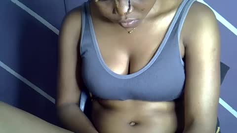 Snapshot of sweet_berry31 chatting on September 2025 06:28:02 AM baby girl online show from September 2025 06:28:02 AM
