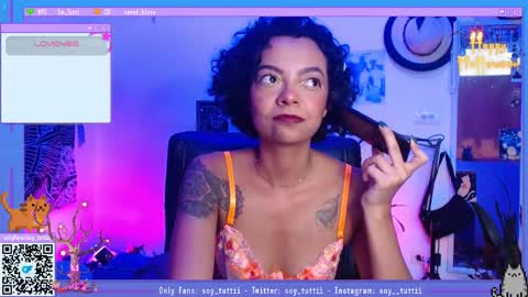 Snapshot of sweet_bluee chatting on September 2025 10:26:01 PM Tutti  online show from September 2025 10:26:01 PM