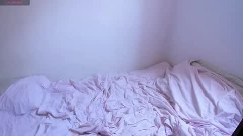 Snapshot of sweet_bunni chatting on February 2026 04:40:01 PM bunni online show from February 2026 04:40:01 PM