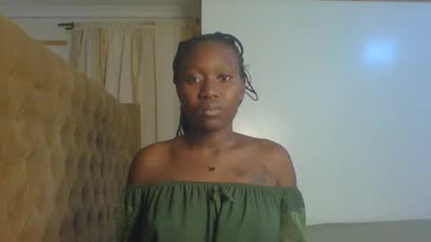 Camila online show from October 2025 12:11:01 PM