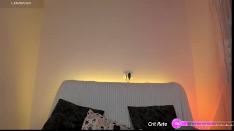 Snapshot of sweet_carine chatting on December 2024 10:07:01 AM camil online show from December 2024 10:07:01 AM