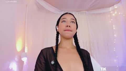 Snapshot of sweet_carine chatting on March 2026 12:11:01 PM camil online show from March 2026 12:11:01 PM