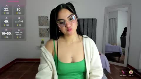 Snapshot of sweet_catita chatting on October 2025 12:57:02 PM Cata online show from October 2025 12:57:02 PM
