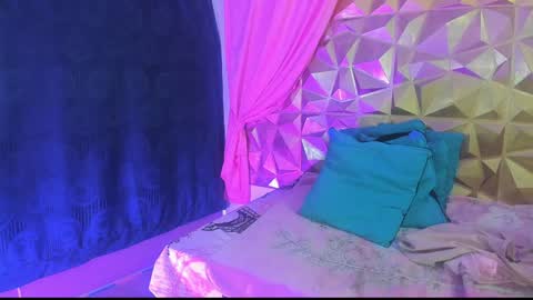  emmili  online show from December 2024 06:13:01 PM