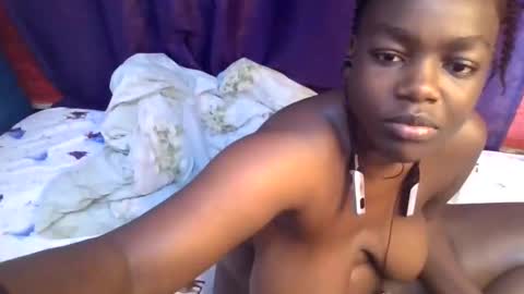 Snapshot of sweet_hennessey chatting on May 2026 11:17:02 AM sweet_hennessey online show from May 2026 11:17:02 AM