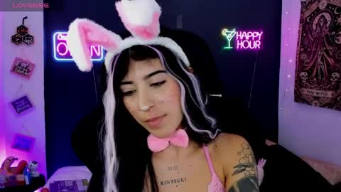 Dahnna online show from April 2026 07:09:01 AM