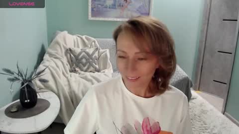 Snapshot of sweet_kitty5 chatting on October 2025 06:45:02 AM Helen online show from October 2025 06:45:02 AM