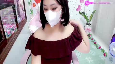 Lily online show from October 2025 07:00:01 PM