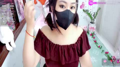 Lily online show from October 2025 07:23:01 PM