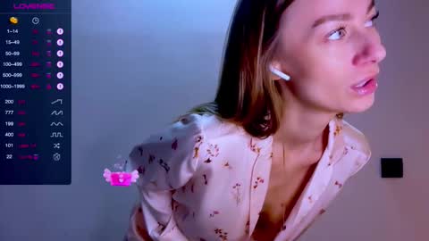 Snapshot of sweet_mia_91 chatting on October 2025 12:04:02 PM Mia online show from October 2025 12:04:02 PM
