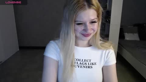 sweet_nicole_333 online show from October 2025 11:31:02 AM