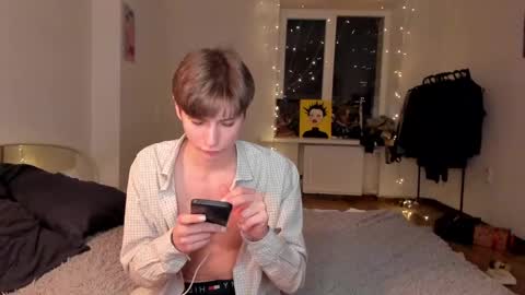 kira online show from February 2025 07:48:02 PM