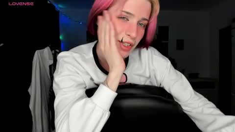 kira online show from April 2026 04:23:01 PM