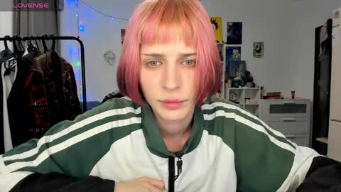 kira online show from April 2026 07:47:01 PM