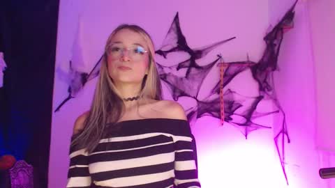 Snapshot of sweet_penny_ chatting on October 2025 11:27:01 PM Penny  online show from October 2025 11:27:01 PM