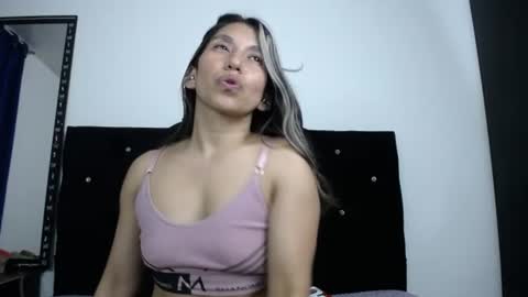 Snapshot of sweet_skylove_ chatting on July 2026 04:15:02 AM Adriana online show from July 2026 04:15:02 AM