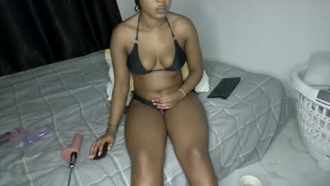 Nina online show from April 2026 06:13:02 PM