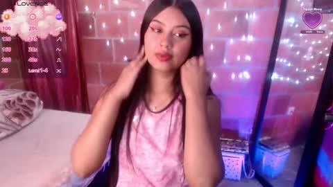 Snapshot of sweet_susy999 chatting on February 2025 09:14:01 PM susy 222 online show from February 2025 09:14:01 PM