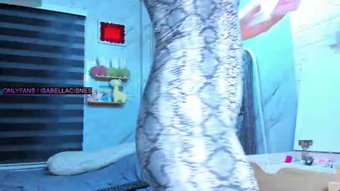 Isabella online show from October 2025 03:56:02 PM